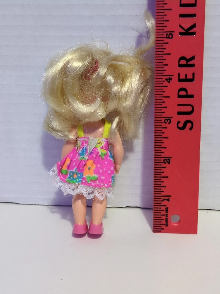 Muñeca Mattel Kelly 1994 Barbie Hermanita Primavera Fiesta Moda Vestido Regalo Foto 2 de 3