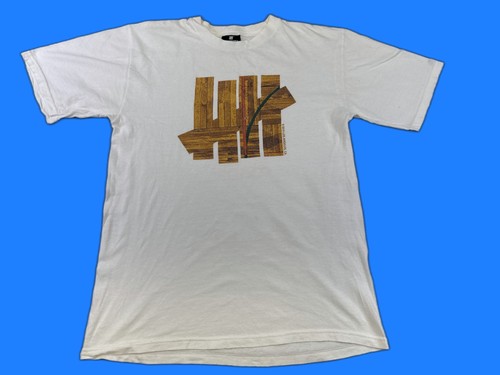 UNDEFEATED Strike Logo Graphic Tee Streetwear Small White Cotton Crewneck