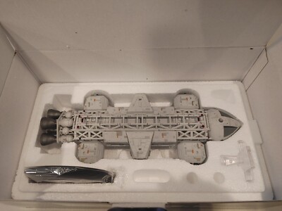 Eaglemoss Space 1999 Eagle Laboratory Ship 10 Inches Long XL