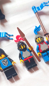 LEGO Lot of 6 Minifigures + 2 Horses King's Castle Black Falcon 6073 Vintage