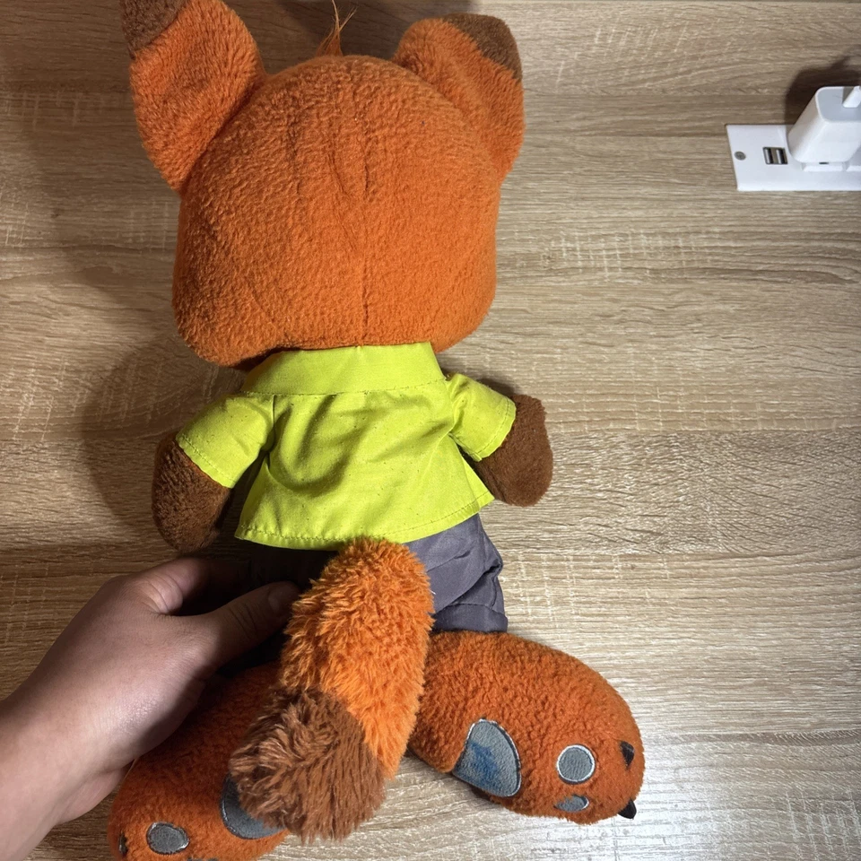 Nick Wilde Big Feet Zootopia Plush Disney Parks Stuffed Animal Fox Rare - Image 4 of 4