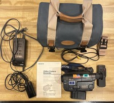 Sony Handycam CCD-TRV112 Video8 8mm Camcorder W/ Charger And Case