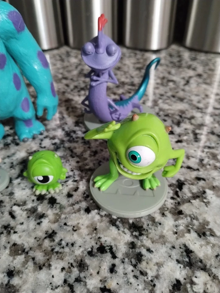 Lote de 4 bonecos de brinquedo Disney Pixar Monsters Inc enfeites de bolo - Imagem 3 de 4