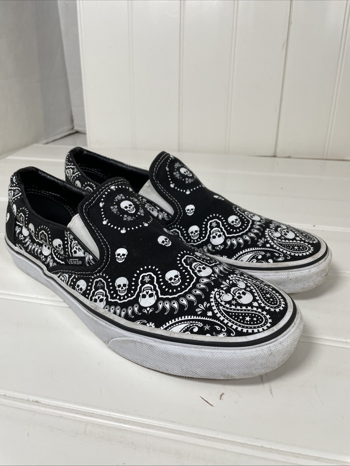 VANS Bandana Classic Slip-On Skate Shoes Sneaker Skull (VN0A33TBD9S) Mens 9.5