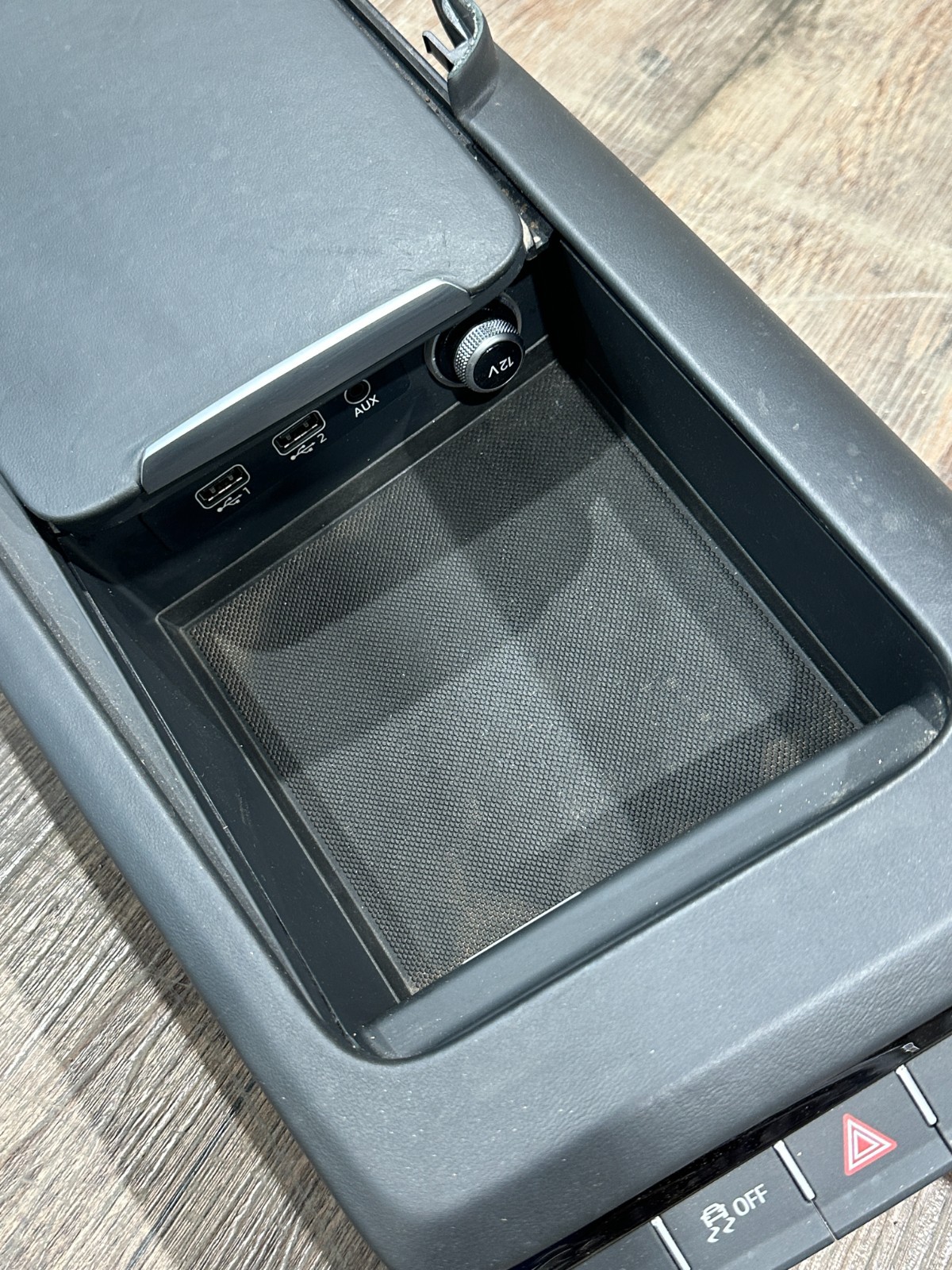 Audi R8 2017 Center console