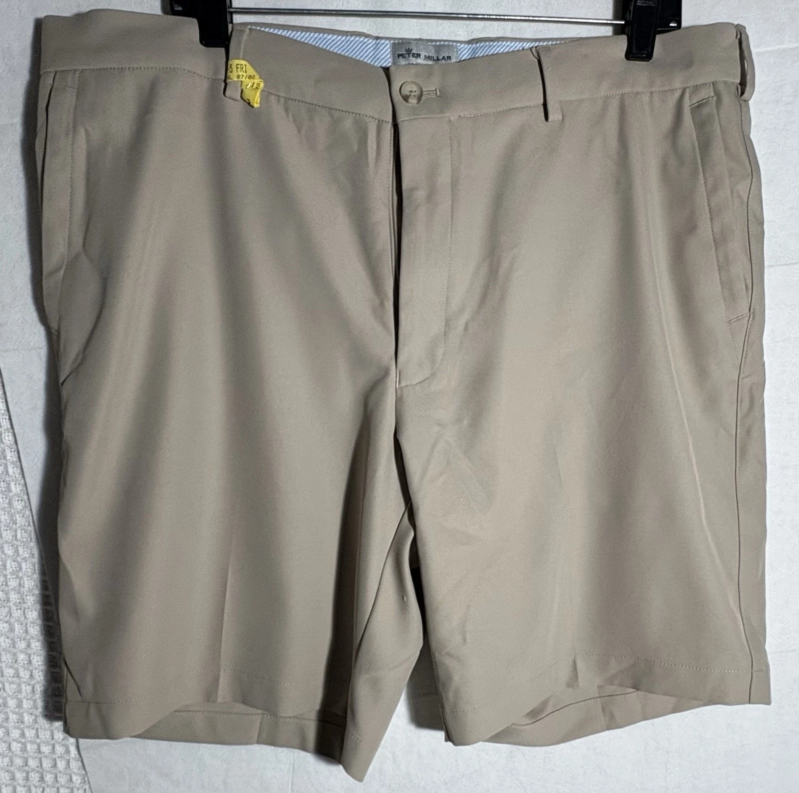 Peter Millar Shorts Mens 38 Beige Flat Front Golf Casual Performance Polyester