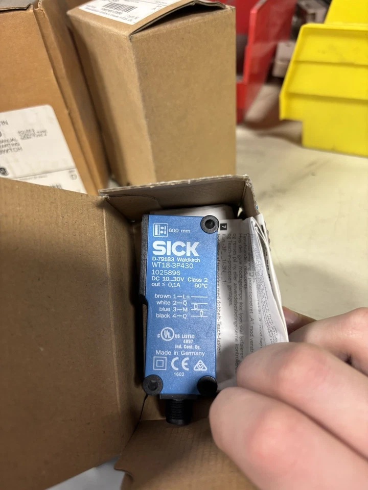 New SICK WT18-3P430 1025896 photoelectric switch sensor - Image 2 of 2