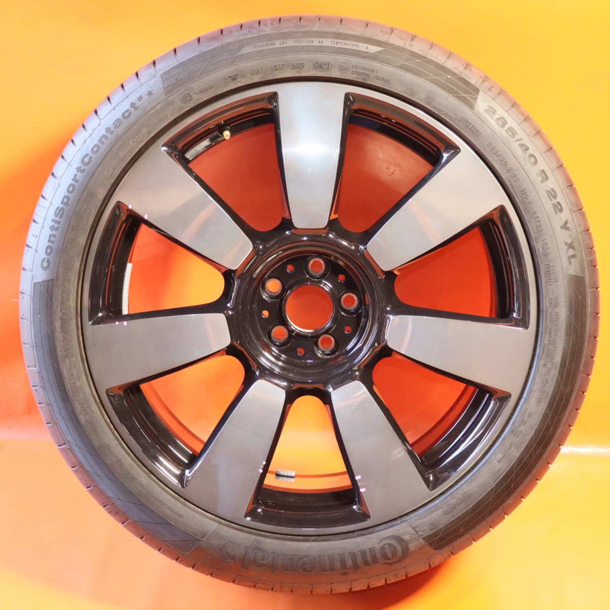 Rolls-Royce Cullinan 2019-2023 Rear Wheel P/N 6882836
