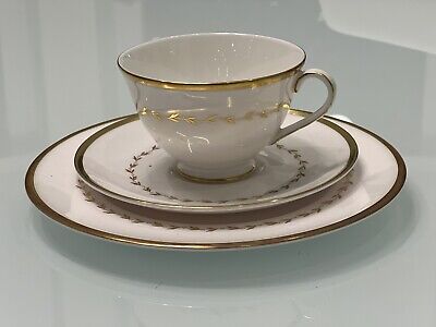 Royal Doulton Gold Pattern Fine Bone China H4966 TEA CUP SAUCER Made  England
