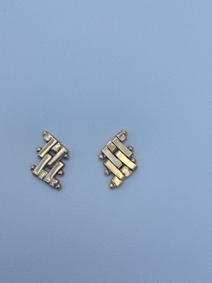 14 Kt Yellow Gold Pierced Earrings With Open Link Design