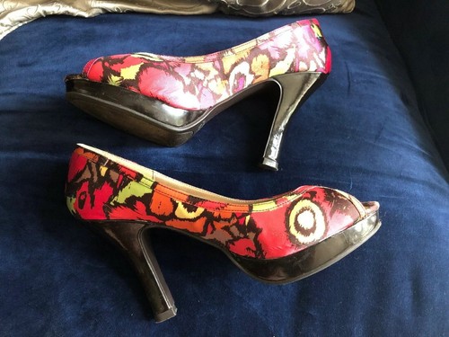 Madden Girl Lynettee Floral Peep Toe 4” High Heel 8.5 Pink, Red Orange Green - Picture 4 of 9