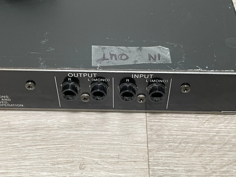 Yamaha REV100 - Procesador de efectos reverberador digital Foto 4 de 4