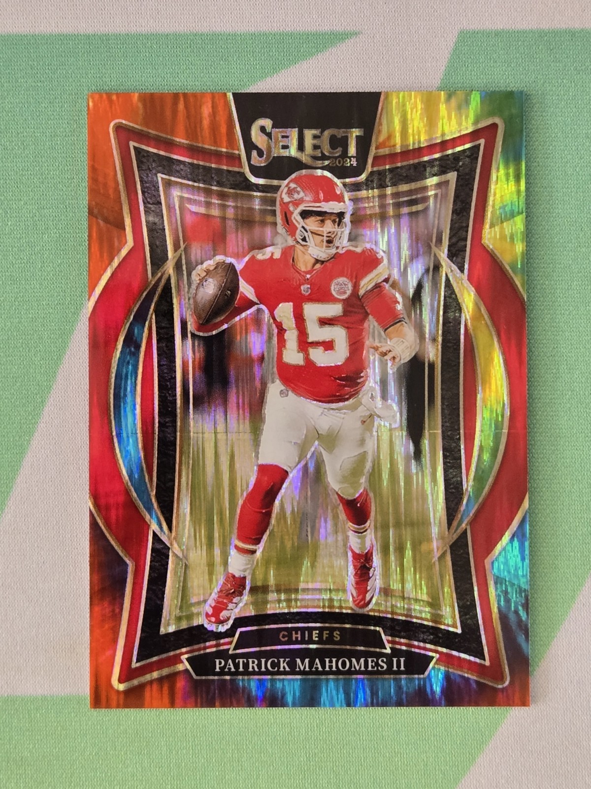 PATRICK MAHOMES II 2024 Panini Select #33 Tie-Dye Shock Prizm  17/25 