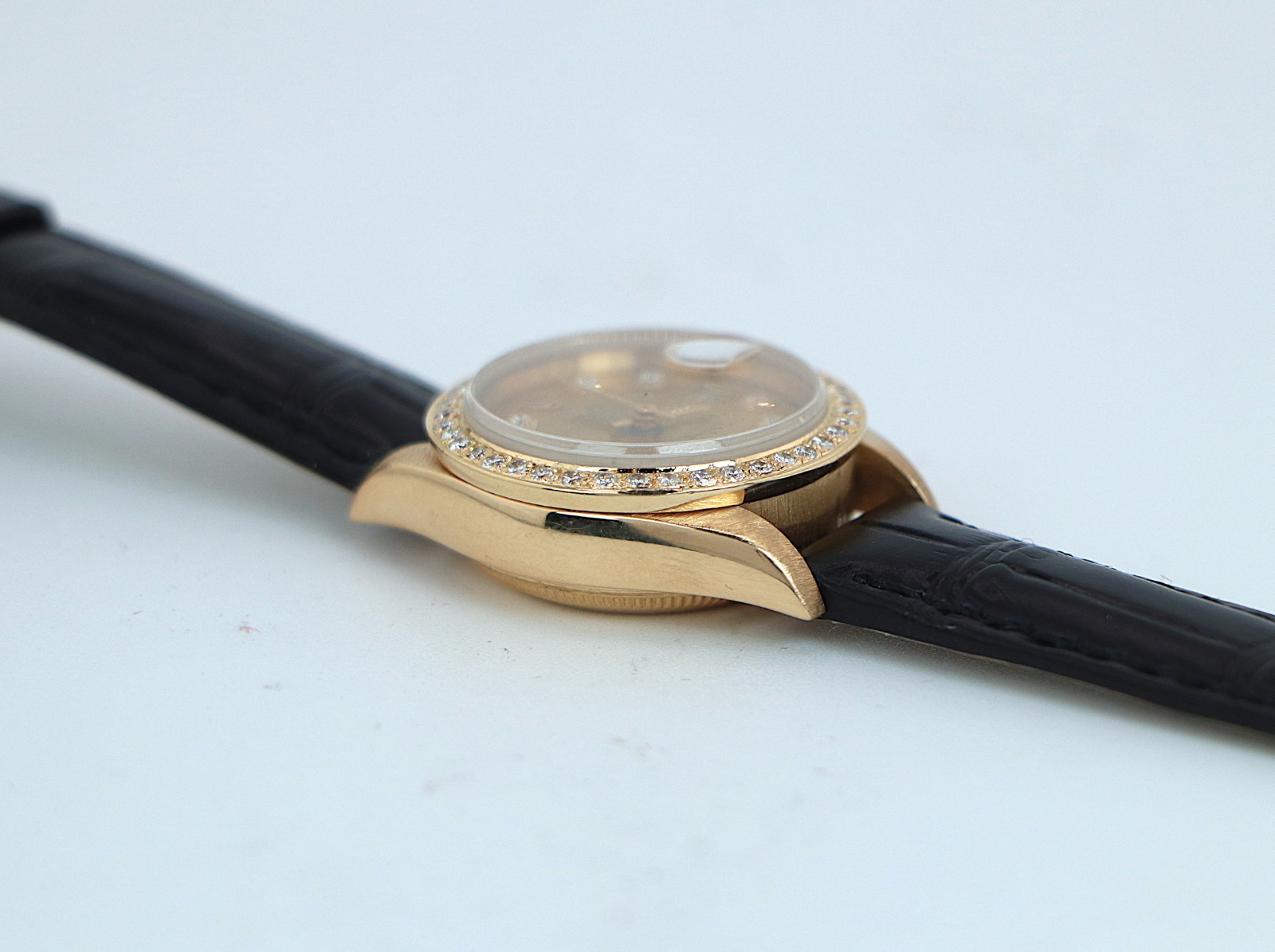 Ladies Rolex 26mm DateJust 18k Yellow Gold AM Diamond Bezel & Dial Watch 69178 image 4