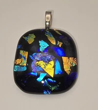 Pendant Silver Tone Blue Glass W/ Purple Green And Gold Colored Flecks -495