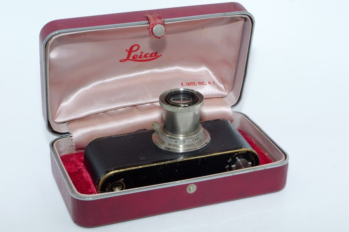 Leica I (A) camera. Circa 1931. Interchangeable NICKEL Hektor 5cm