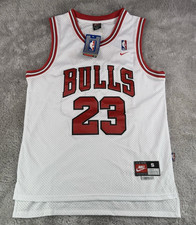 Top Michael Jordan Game-Used Cards for All Budgets 32