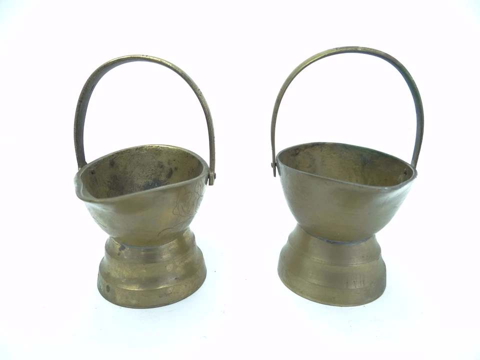 Vintage Pair Chinese Brass Small Floral Decorative Serving Dishes Creamers Boats - Image 3 of 4