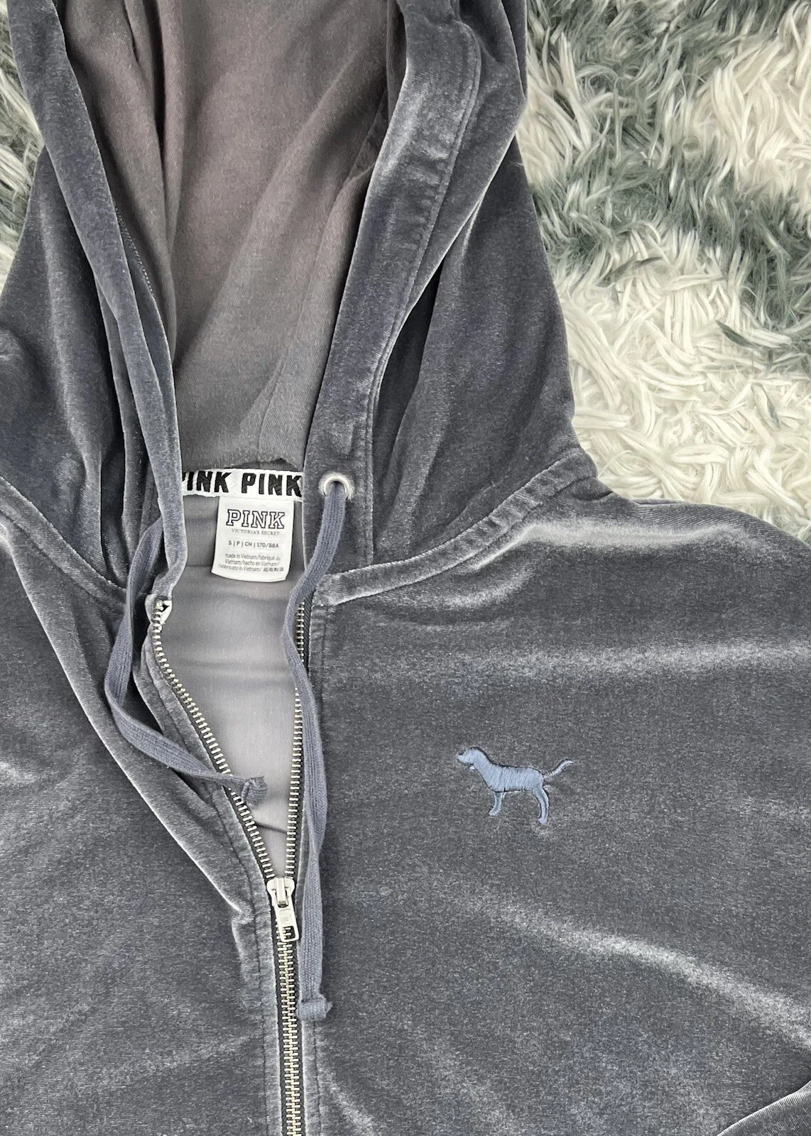 UNDERCOVER ROSA Victoria's Secret giacca da donna con cerniera taglia small argento velluto