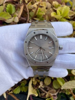Custom Automatic Watch NH35 | Integrated Bracelet | Grey Dial