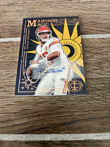 2025 Panini Icon Collections Mahomes Magic Auto 10/15 Mahomes Patrick II #MM-1