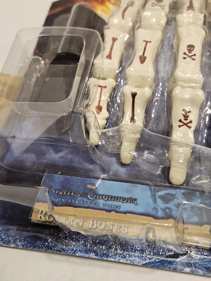 Juego de dados Rollin’ Bones Piratas del Caribe en mareas misteriosas NUEVO 2011 Foto 3 de 4
