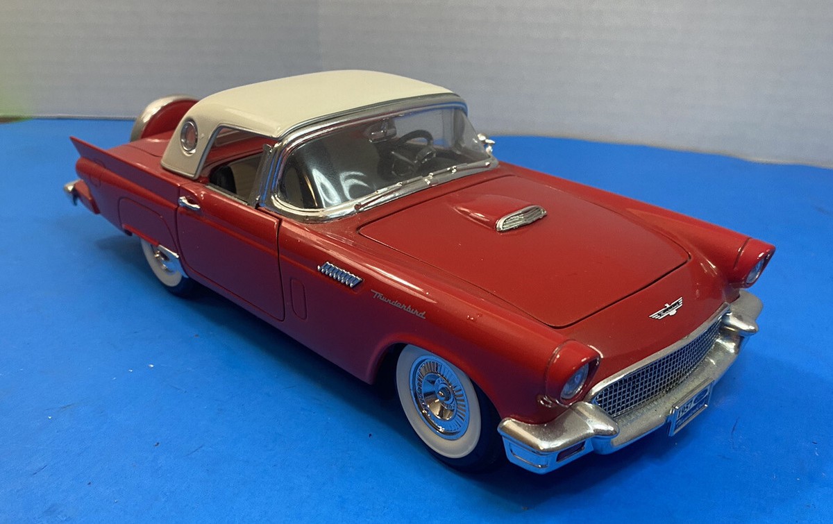 ホットウィール 1/18 1955 プロストリート　サンダーバード ホットウィール 1/18 1955 プロストリート サンダーバード
