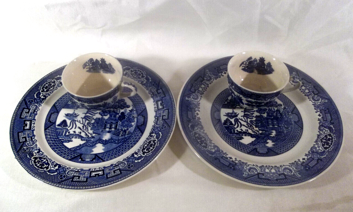 Eclectic Set Blue Willow 2 Plates 3 Cups Homer Laughlin/Royal