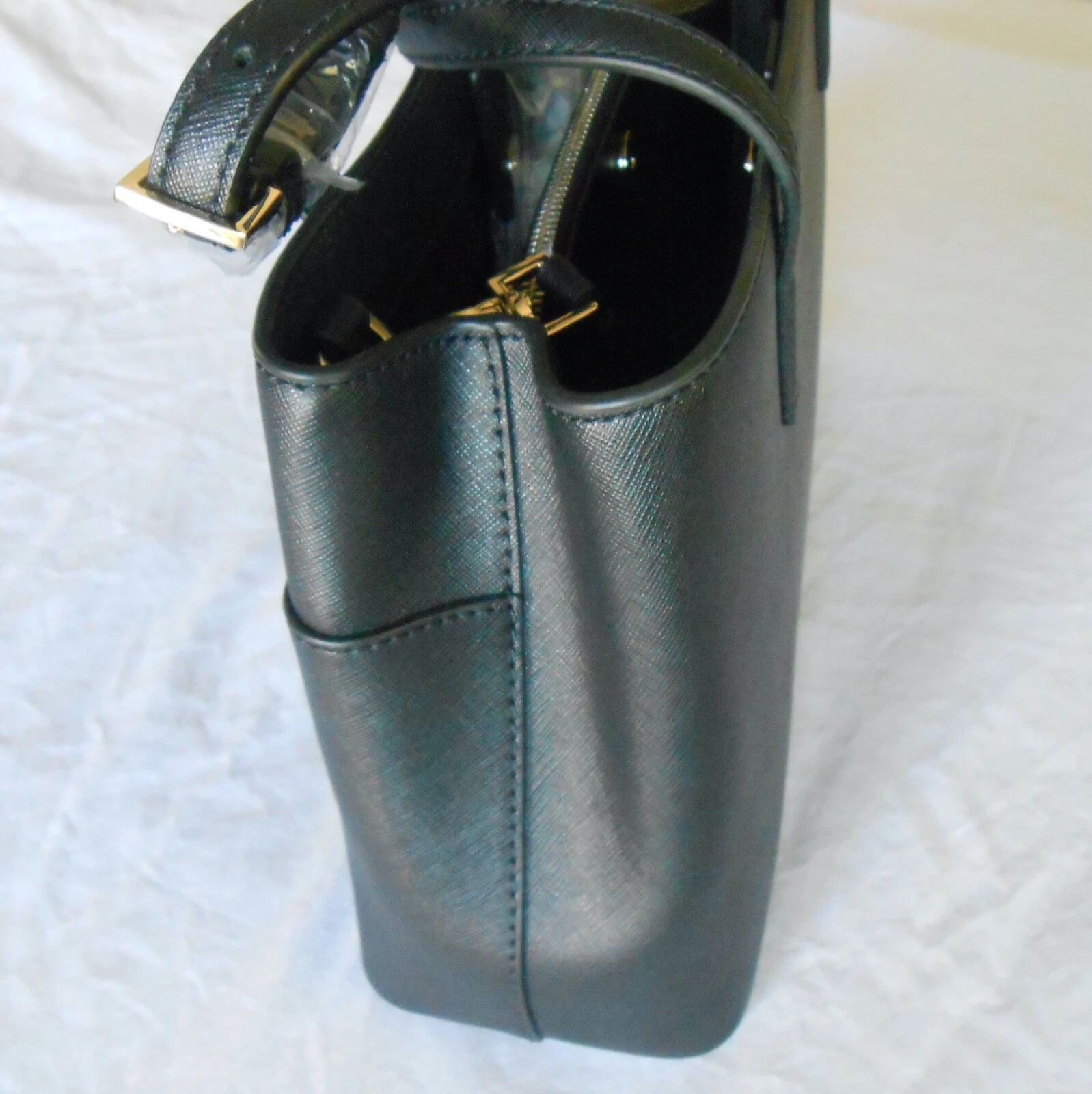 Borsa media Kate Spade media in pelle saffiano nera con cinturino staccabile nuova