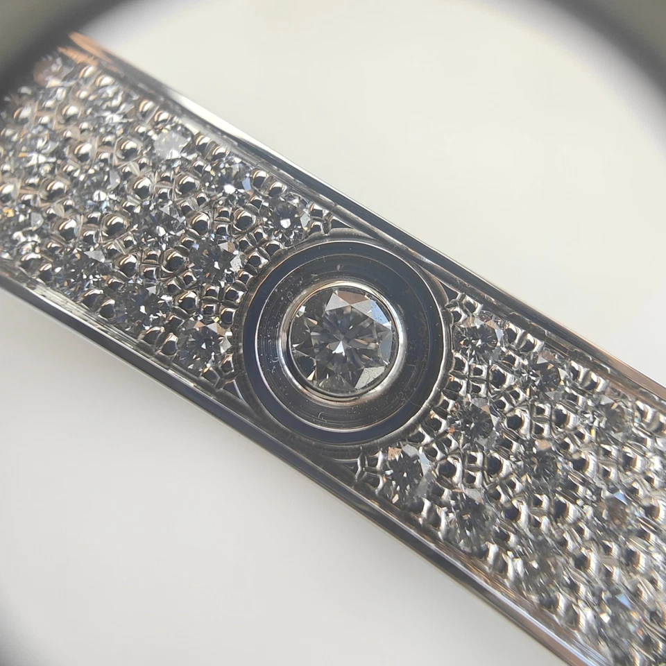 Pulsera Cartier Love Pavimentada con Diamantes Oro Blanco 18K Talla 17 Foto 4 de 4