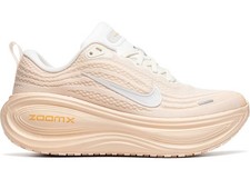 Nike Vomero Plus Guava Ice Sail HV8154-801 EU 37,5 Laufschuhe