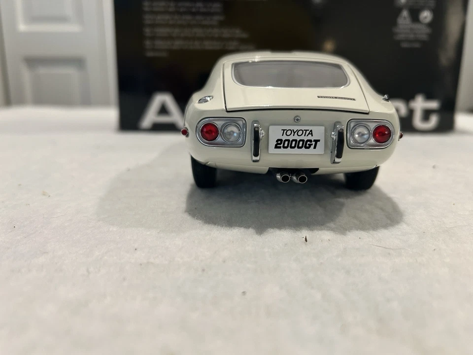 1/18 Autoart Toyota 2000GT wire spoke wheel - Image 4 of 4