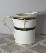 Mikasa Regalaire Creamer 3.75” 8 oz Bone China Gold Trim Discontinued EUC
