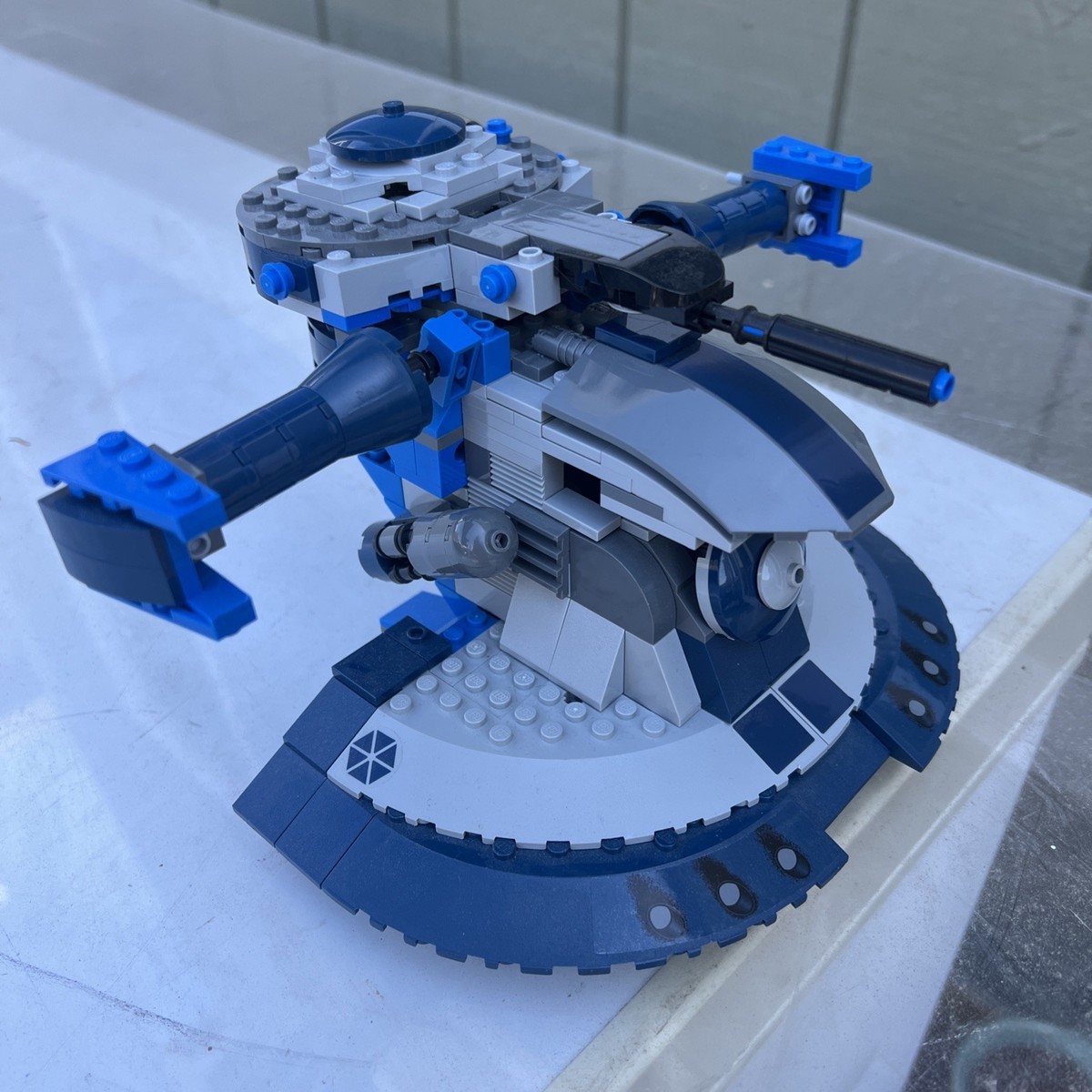 LEGO® Star Wars Armored Assault Tank (AAT) #8018 One Minifigures