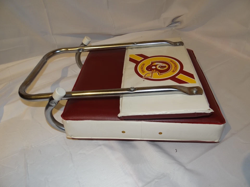 Asiento de silla de estadio plegable acolchado con logotipo de la vieja escuela WASHINGTON REDSKINS años 70 Foto 3 de 4