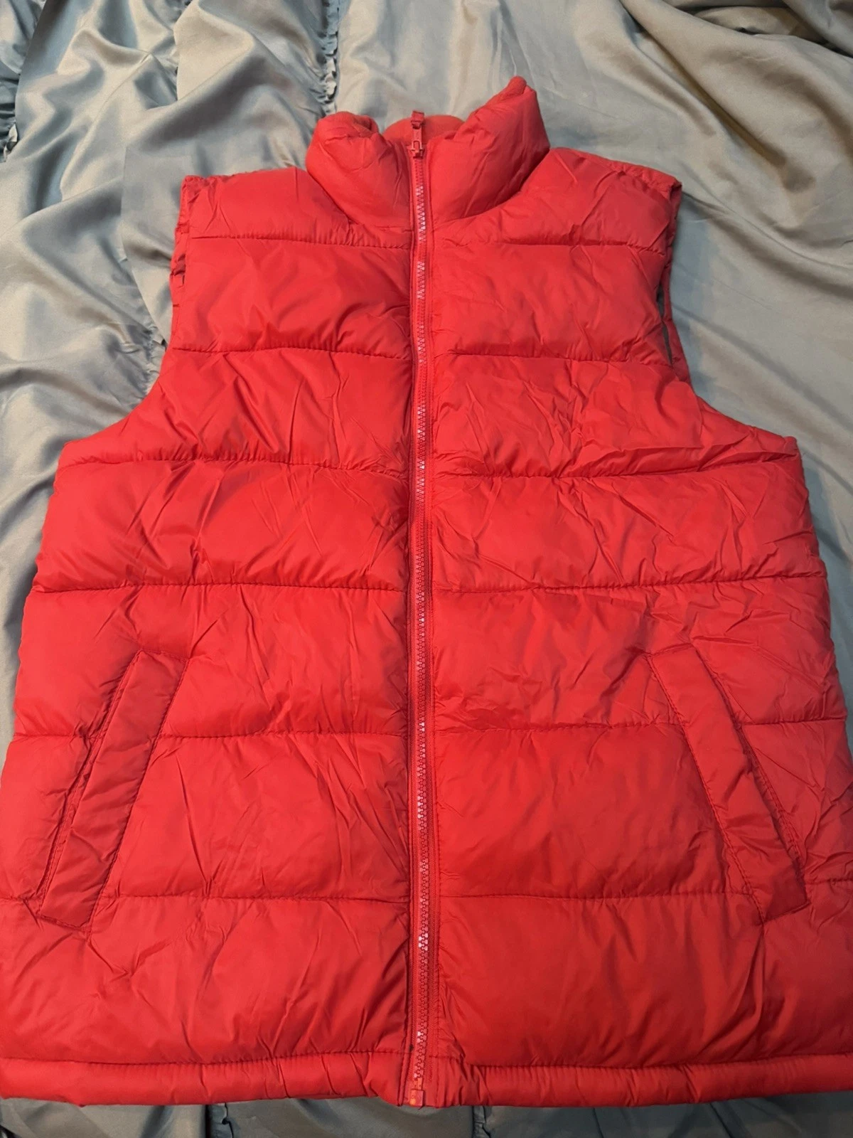 Old Navy Red Quilted Puffer Vest Men’s Medium Full Zip Pockets NWOT