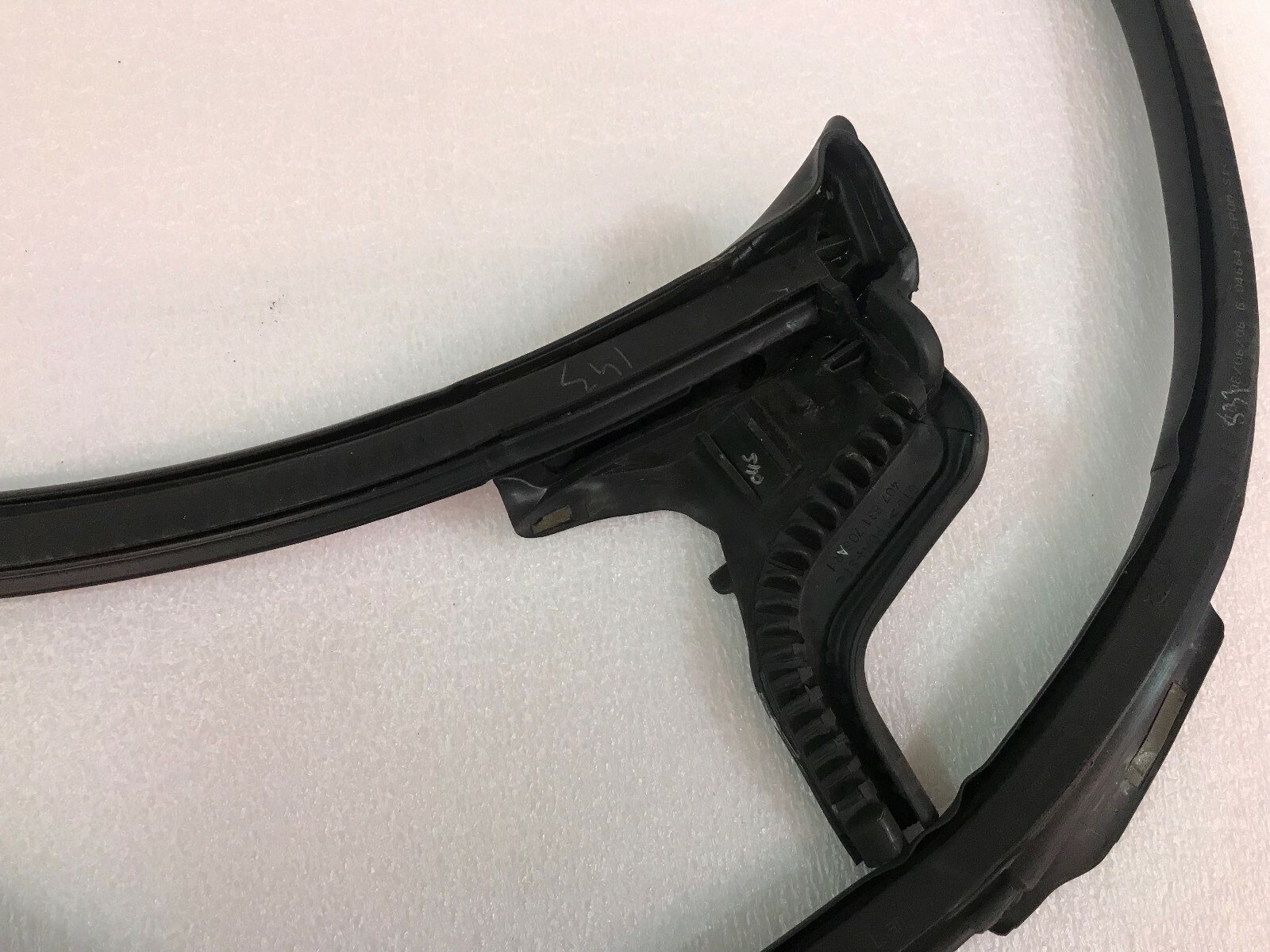 LAMBORGHINI GALLARDO SPYDER PASSENGER DOOR RUBBER GASKET SEAL OEM 407831708A