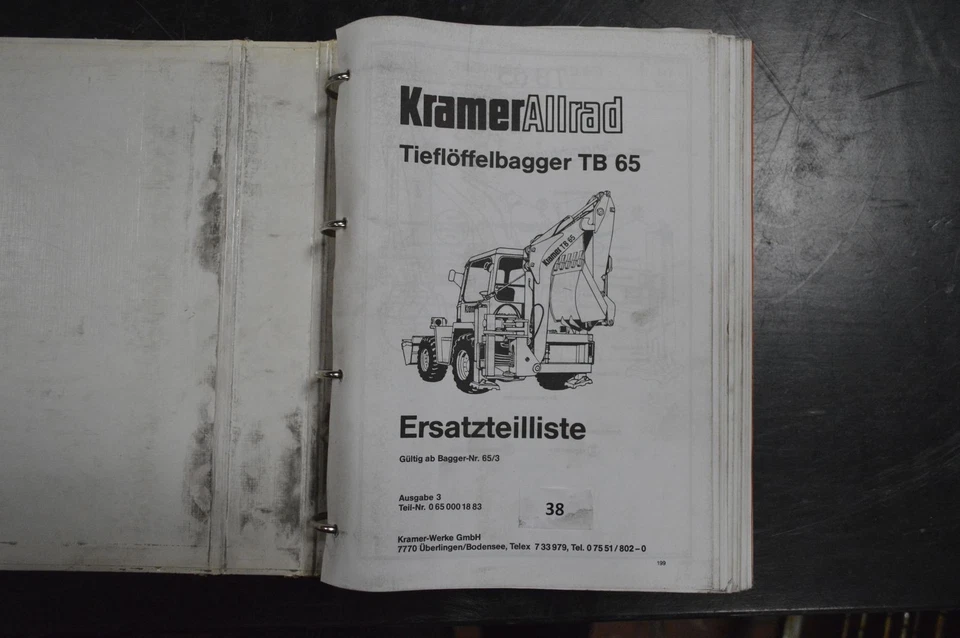 O038 - Kramer-Allrad Ersatzteilkatalog im Ordner A4 für TB 65 Tieflöffelbagger - Bild 1 von 1