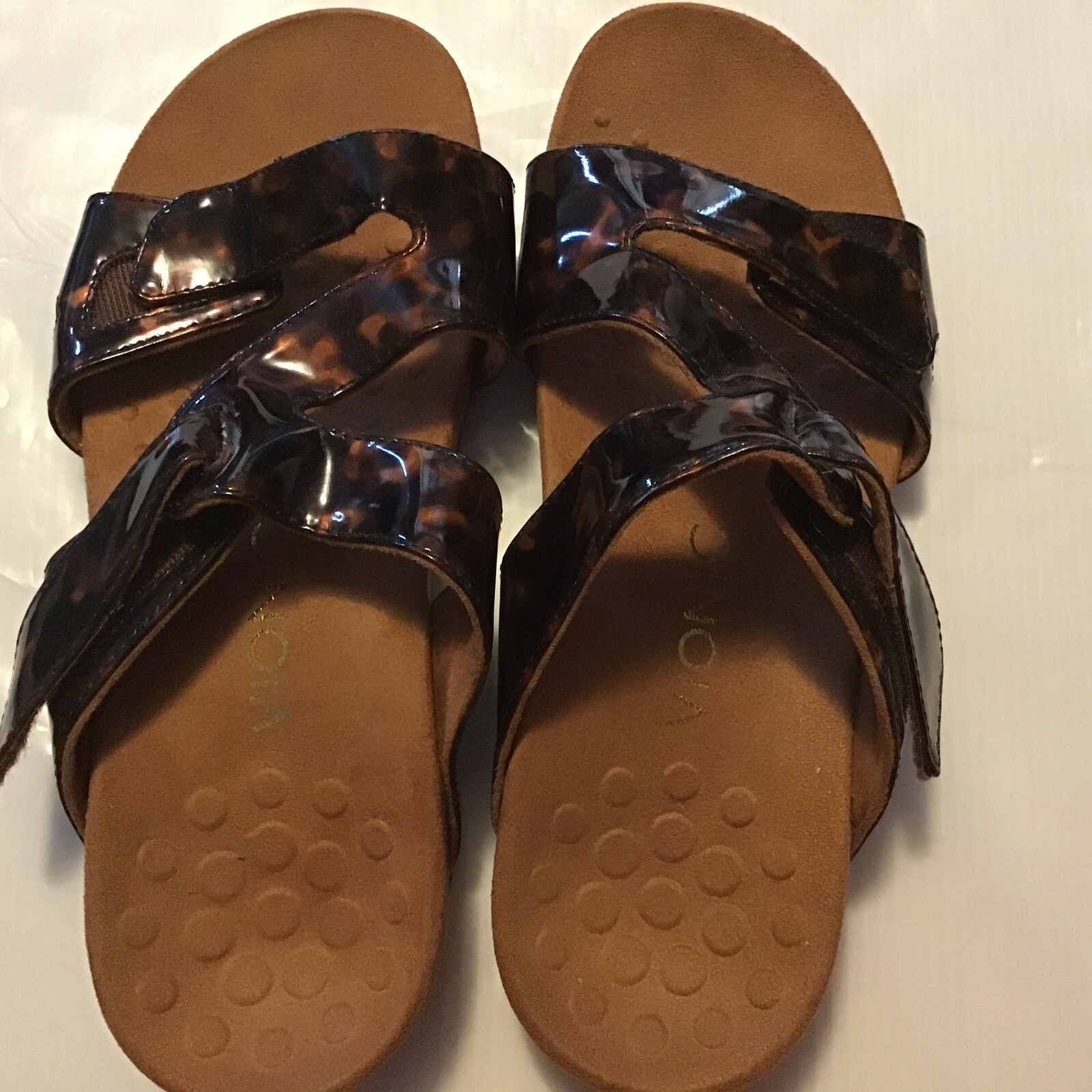 VIONIC Tortoise Patent Adjustable Strap Sandals S… - image 3