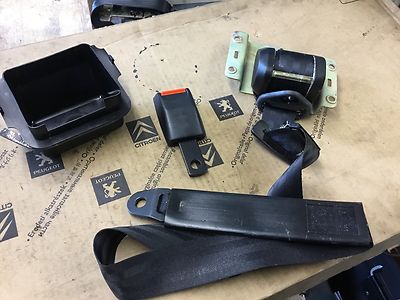 Neu Original Peugeot 305 mk2 Sicherheitsgurt Diesel rechts OSF Fahrer Droite 897331