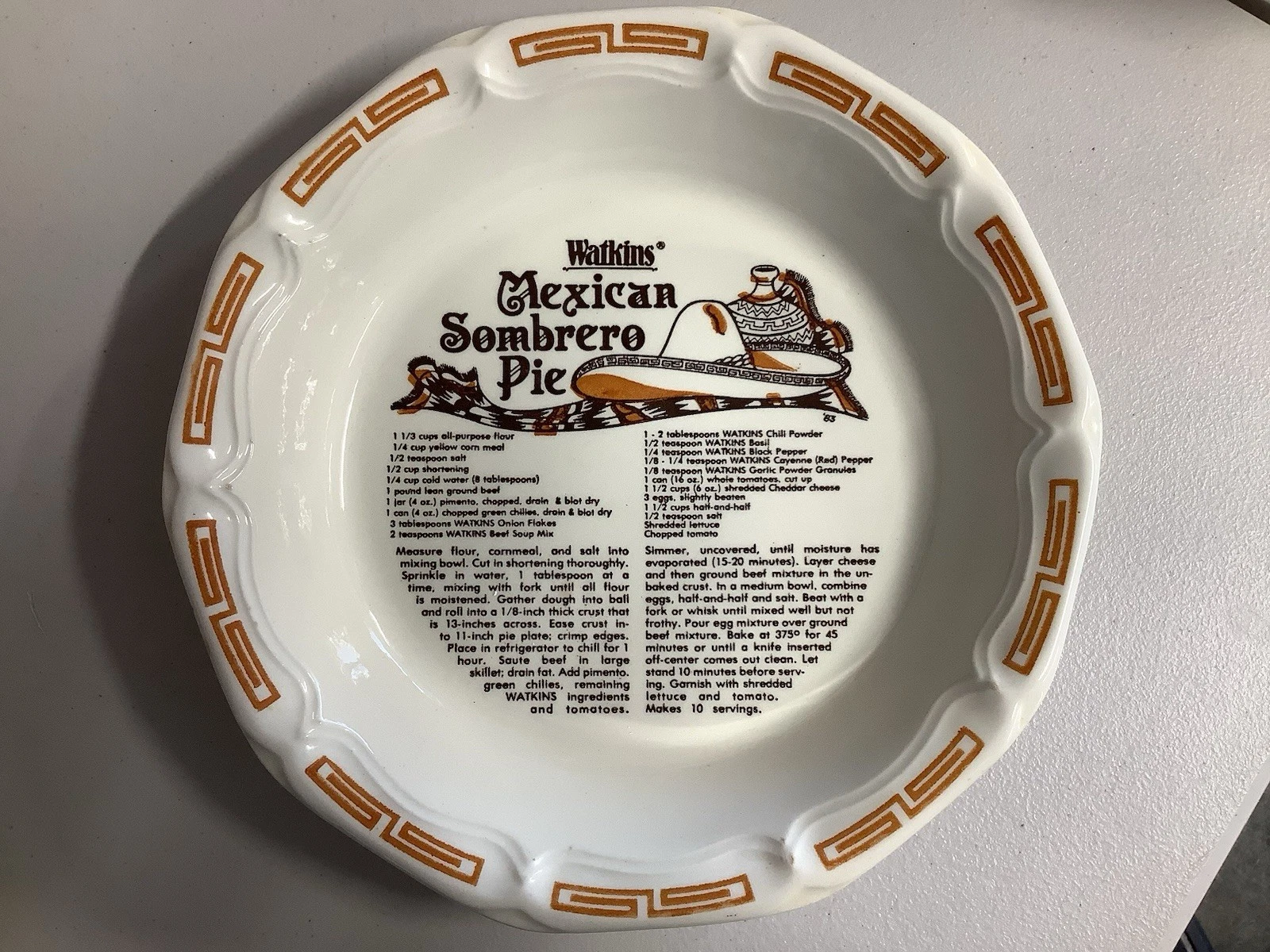 Watkins 1983 Vintage Mexican Sombrero Pie Recipe Plate 10.5" Baking Pan