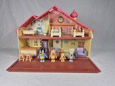 Bluey Family Home Playset House  4 Figures  Accessories Lot