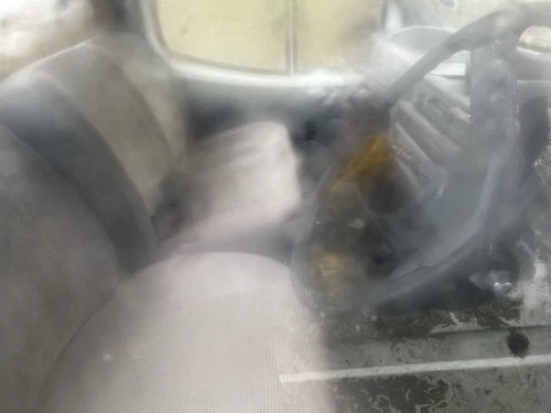 Ford Transit, 1990, 2 litre petrol engine - twin rear axle, spares or repair - Picture 3 of 13