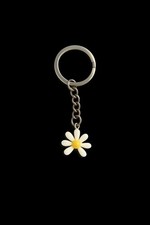 Cute Daisy Flower Keychain White Yellow Pendant Metal Key Ring Bag Charm Gift...