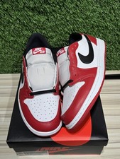 Talla 11.5M/13W - Jordan 1 Retro Bajo OG Chicago (2025) Talla 11.5 HQ6998-600