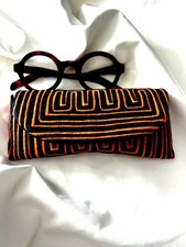 Glasses case. New 1 of 1 Panamanian Mola handmade textile eye glasses case