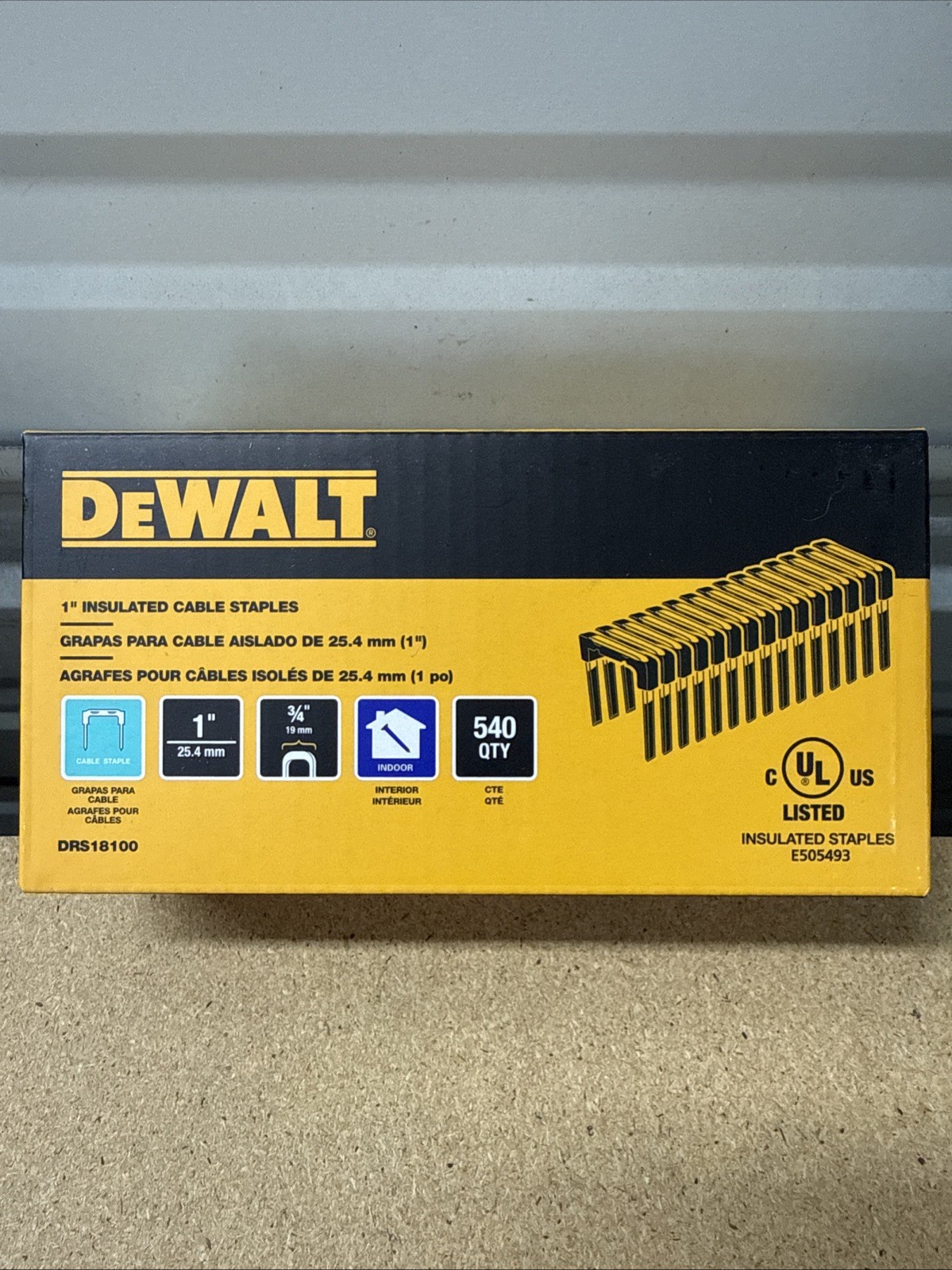 DEWALT Insulated 1 in. Electrical Staples (540 pieces)