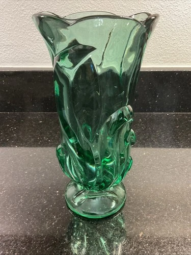 VTG Fenton Sea Mist Green Glass Vase With Raised Swan Design