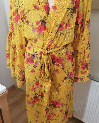 V Very Size 22 Yellow Floral Semi Sheer Robe - Picture 6 of 8
