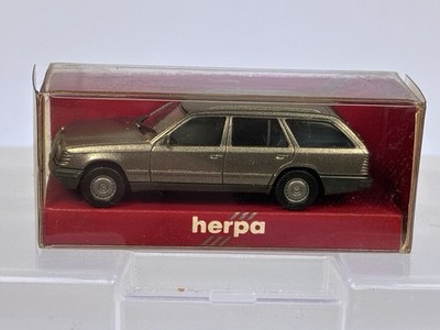 Herpa Mercedes Benz E 320 T Limousine Wagon OO Gauge 1/87 Scale Metallic Grey